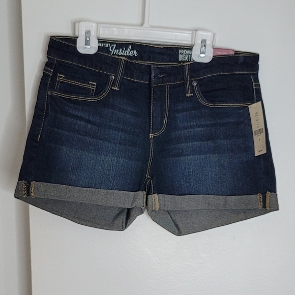 Smart Set low rise premium denim shorts - Picture 7 of 17
